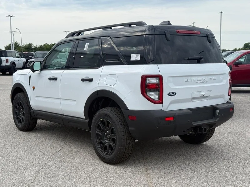 New 2026 Oxford White Ford Badlands 4x4 image 3