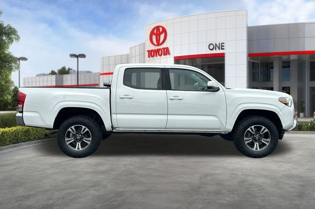Used 2019 White Toyota SR5 image 3