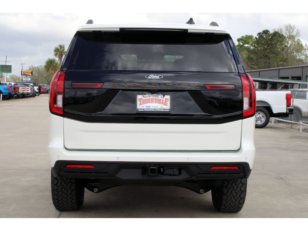 New 2026 Star White Metallic Tri-Coat Ford Tremor image 27