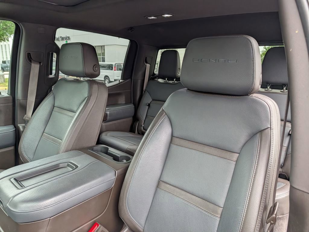 Used 2021 Hunter Metallic GMC Denali image 18