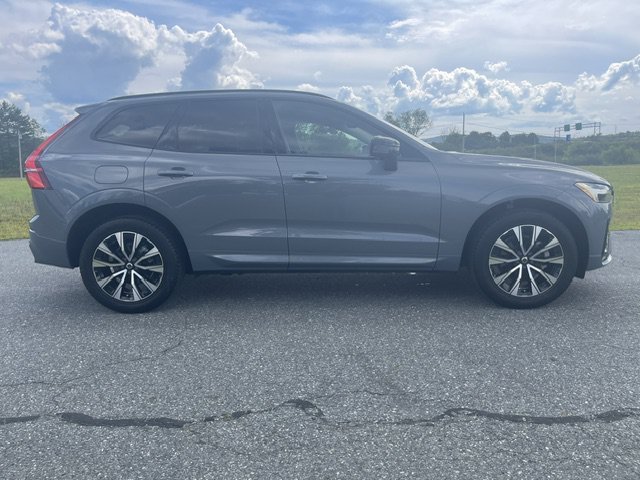 Used 2024 Gray Volvo Core Dark Theme image 5