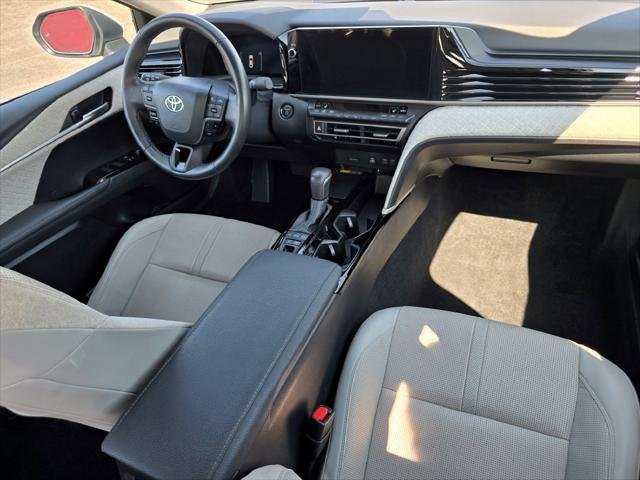 Certified Used 2025 WIND CHILL PEARL Toyota  image 24