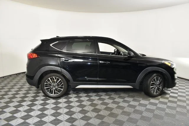Used 2020 Black Hyundai Ultimate image 4