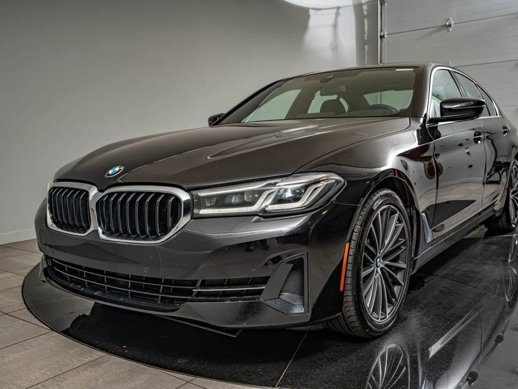 Used 2021 Jet Black BMW 530i xDrive image 14
