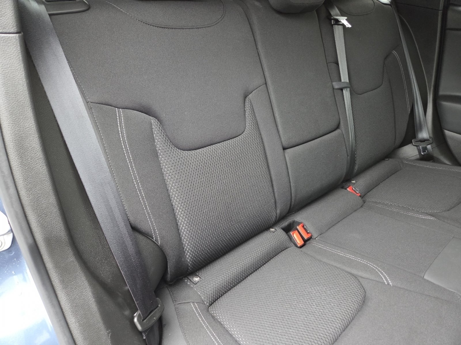Used 2022 Slate Blue Jeep Altitude image 25