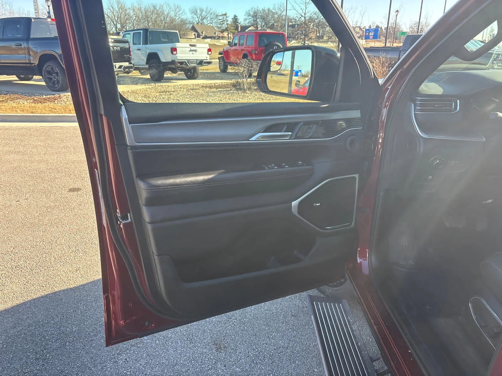 New 2026 Velvet Red Pearlcoat Jeep Limited Reserve image 19