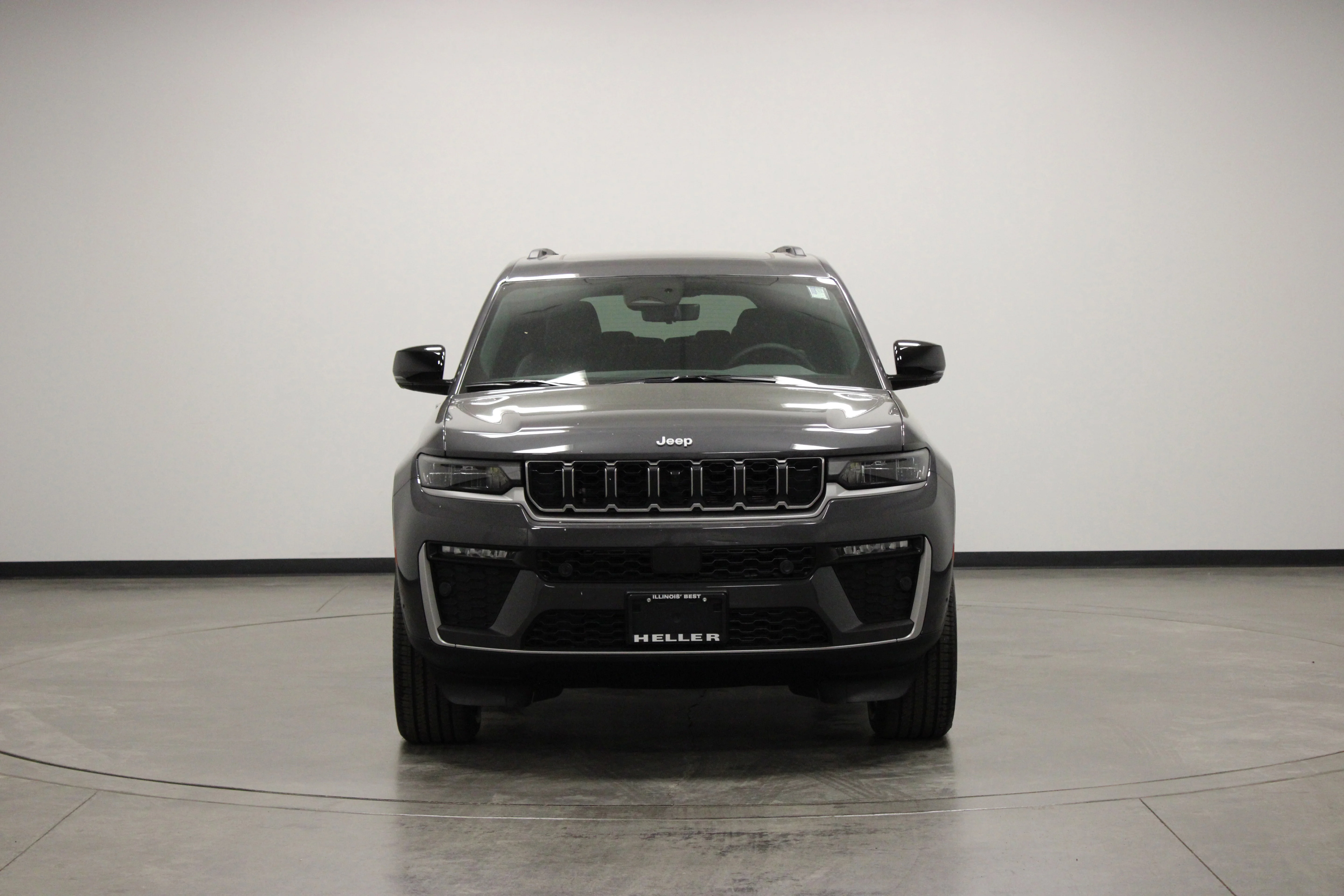 New 2026 Baltic Gray Metallic Clear-Coat Exterior Paint Jeep Limited image 3