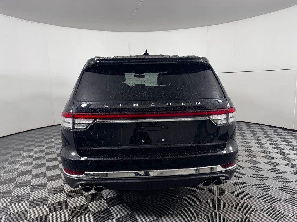 Used 2023 Black Metallic Lincoln Reserve image 5