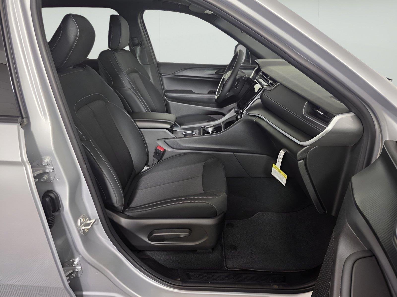 2025 Jeep Grand Cherokee L Laredo - Photo 25