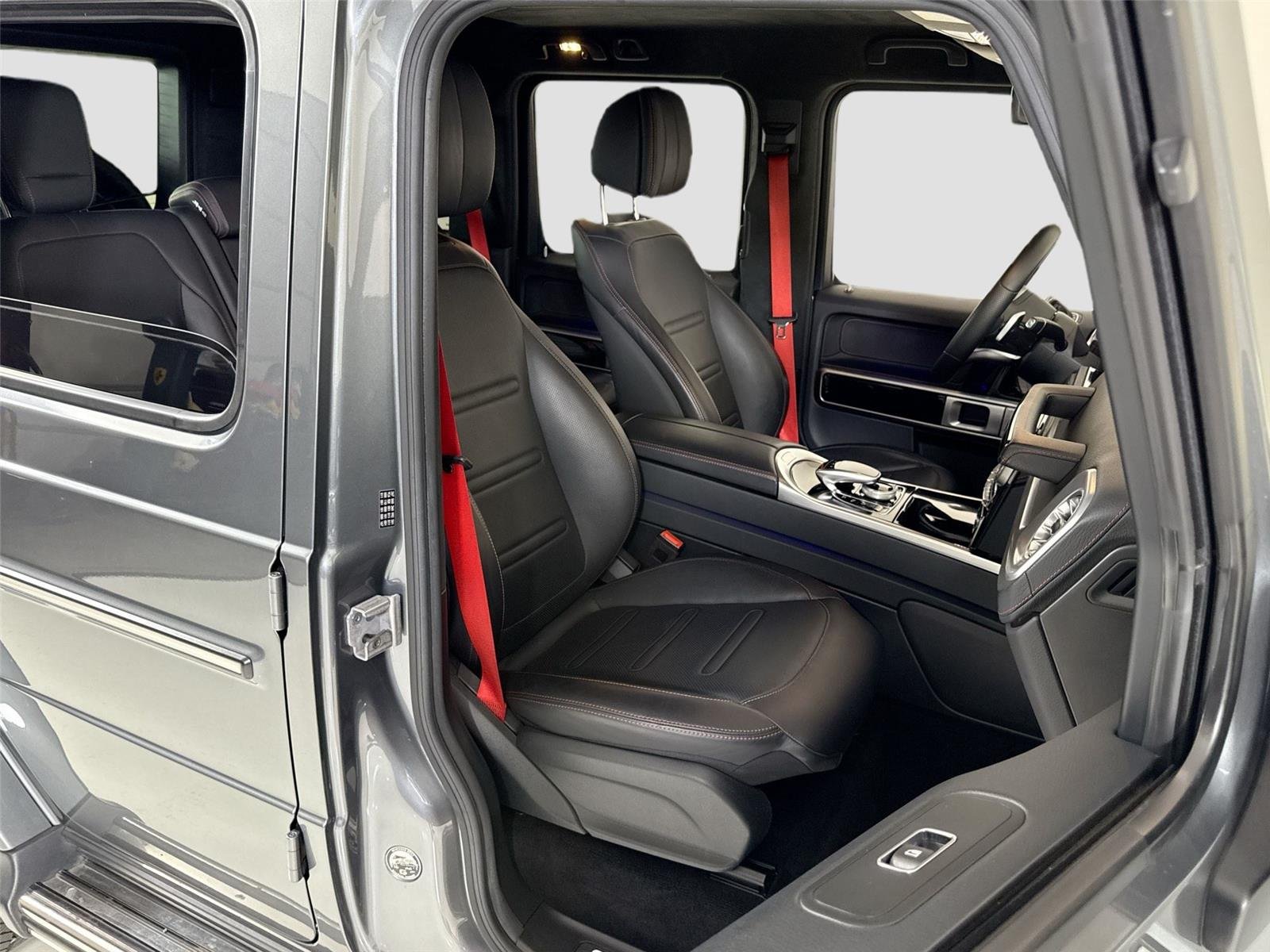 Used 2020 Selenite Grey Metallic Mercedes-Benz G 550 image 31
