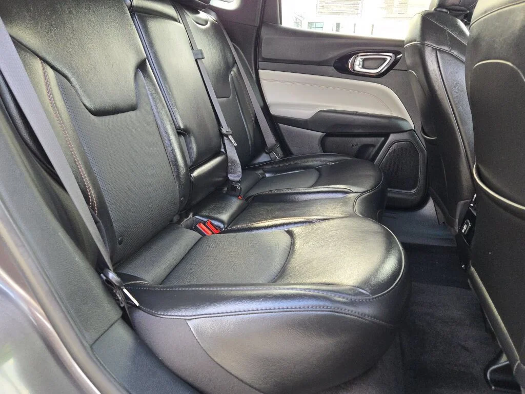 Used 2023 Crystal Metallic Jeep Limited image 7