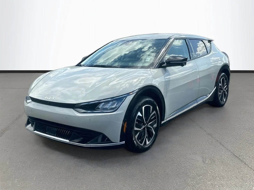 Certified Used 2023  Kia Wind image 3
