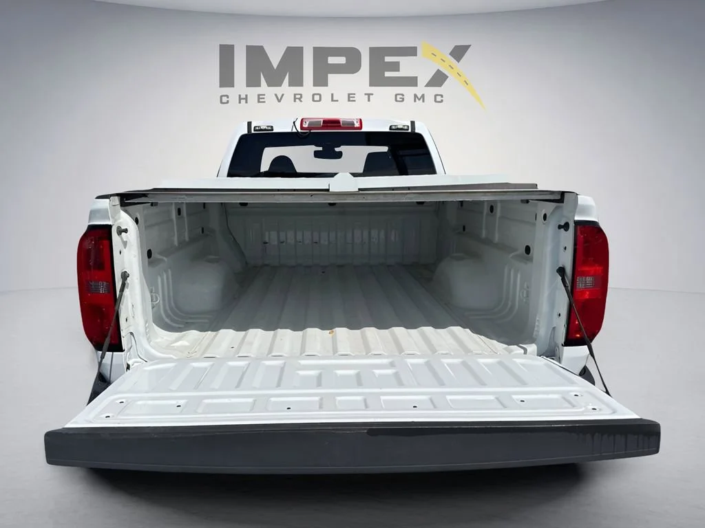 Used 2022 Summit White Chevrolet LT image 23