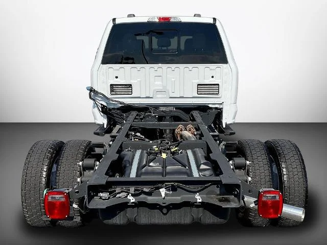 New 2026 Oxford White Ford F-450® XL image 55