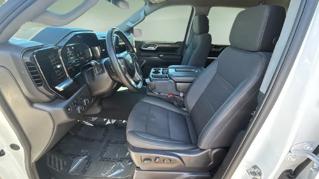 Used 2024 White Chevrolet LT image 23