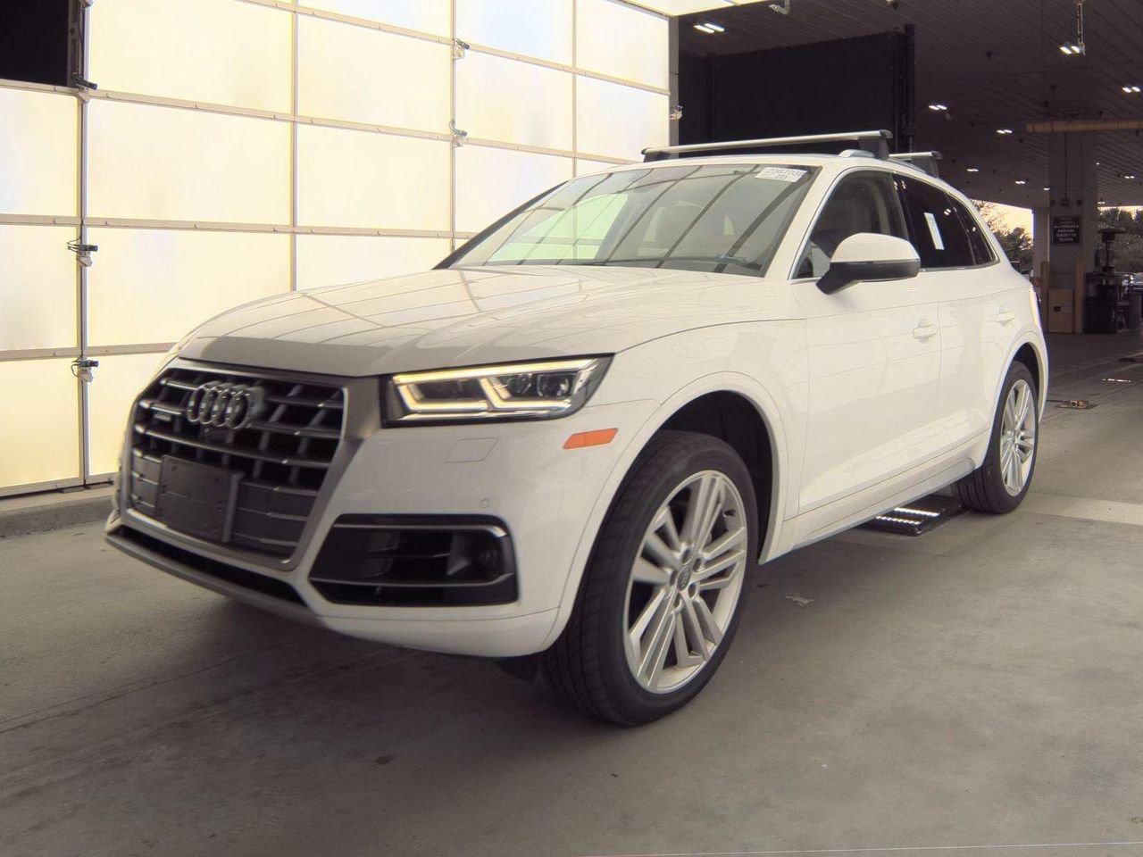 2018 Audi Q5 2.0T quattro S tronic Prestige's photo