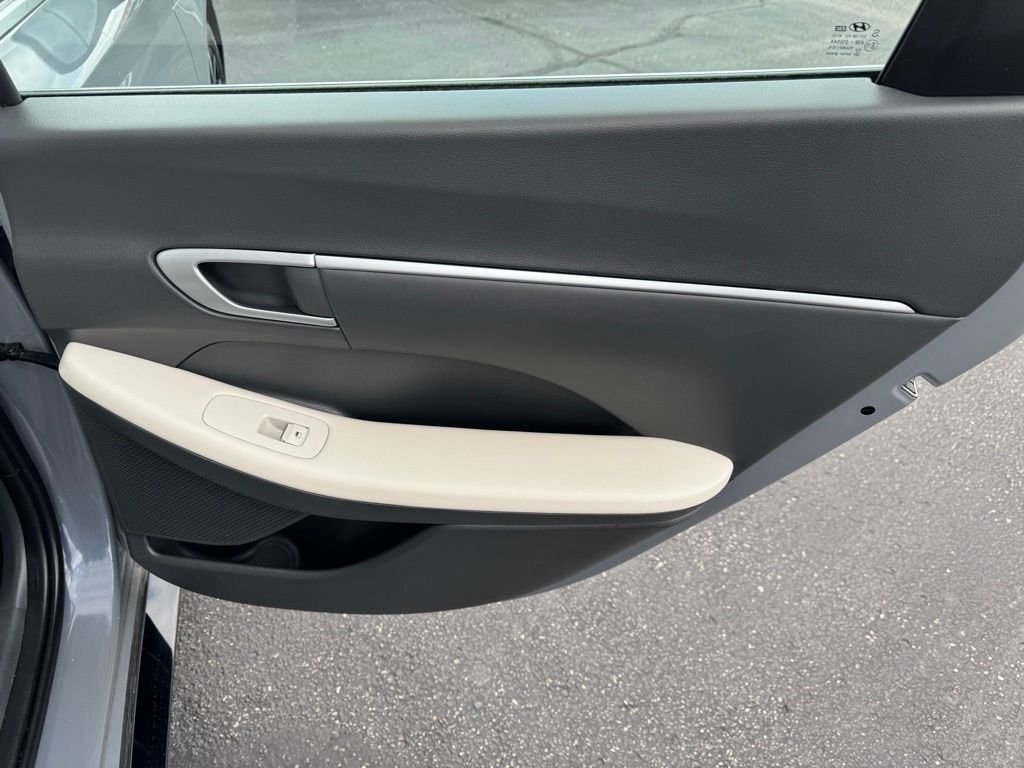 Used 2024 Blue Hyundai SEL image 25
