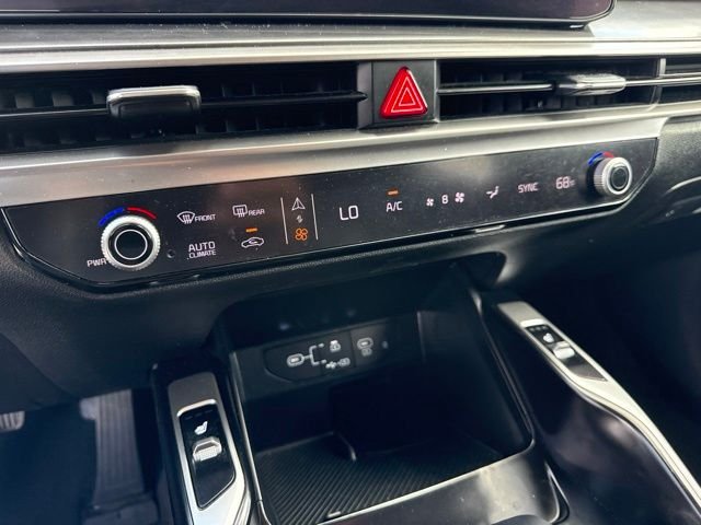 Used 2024 Silver Kia S image 24