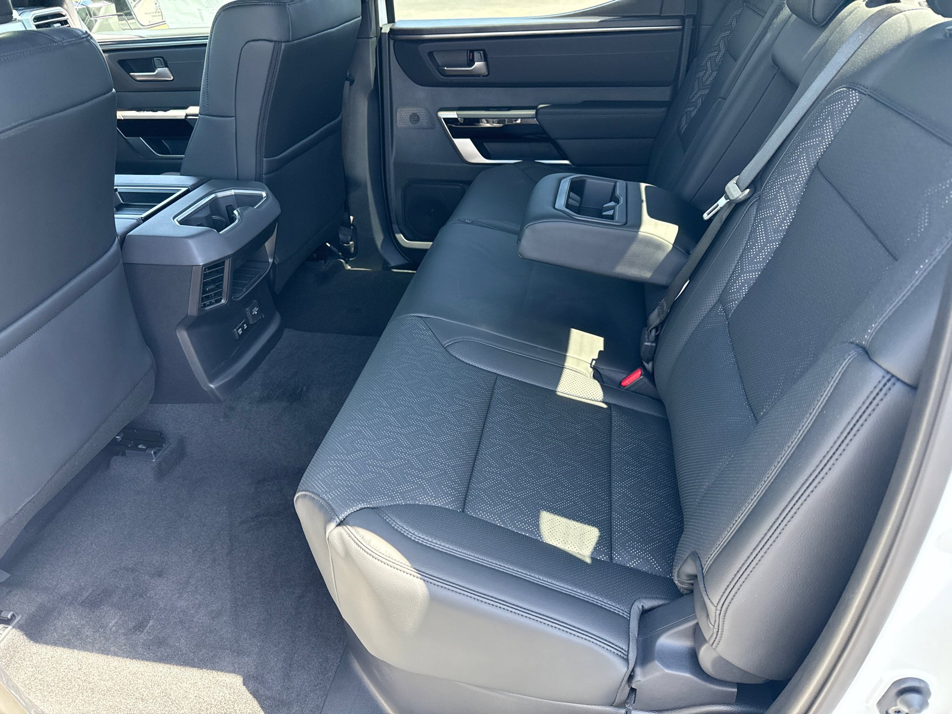 2025 Toyota Tundra Limited - Photo 18