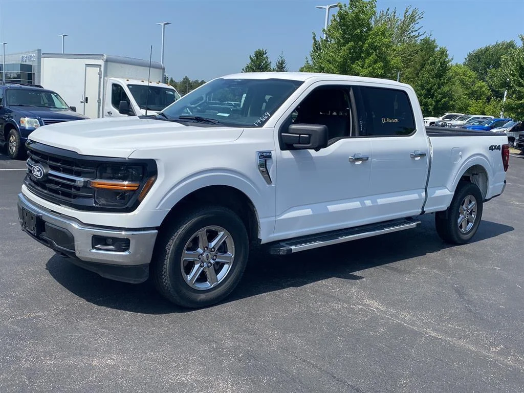 Used 2024 Oxford White Ford XLT image 6