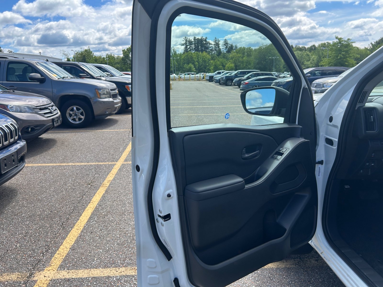 New 2026 Glacier White Nissan King Cab® S image 26