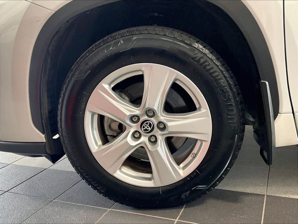 Used 2022 Beige Toyota LE image 7