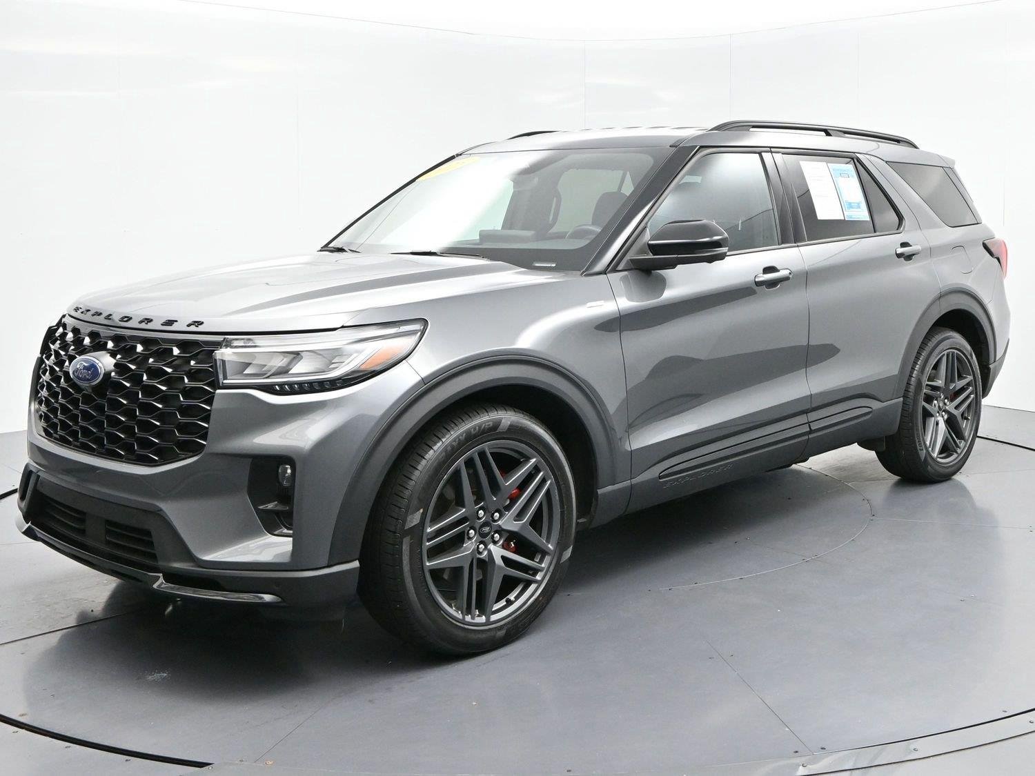 Used 2025 Carbonized Gray Ford ST-Line image 3