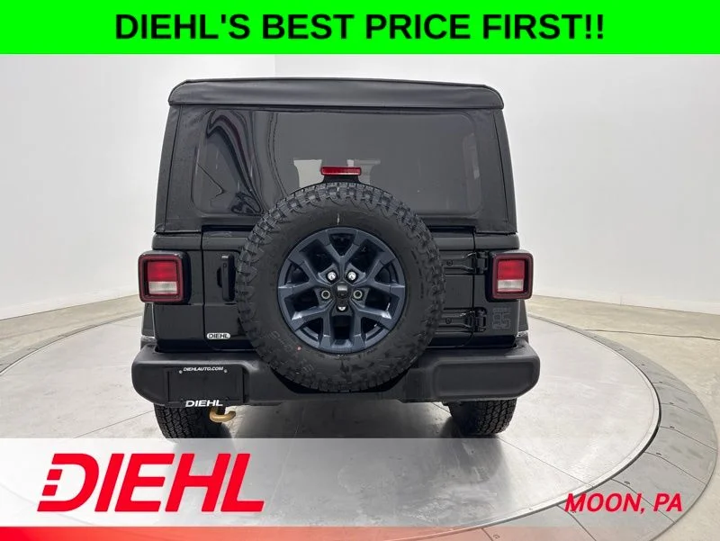 New 2026 Black Clear-Coat Exterior Paint Jeep 85th Anniversary Edition image 6