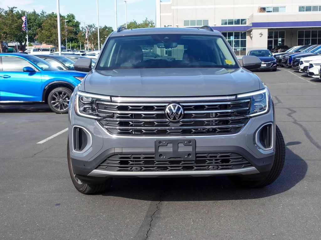 New 2026 Pure Gray Volkswagen 2.0T SE w/Technology image 3