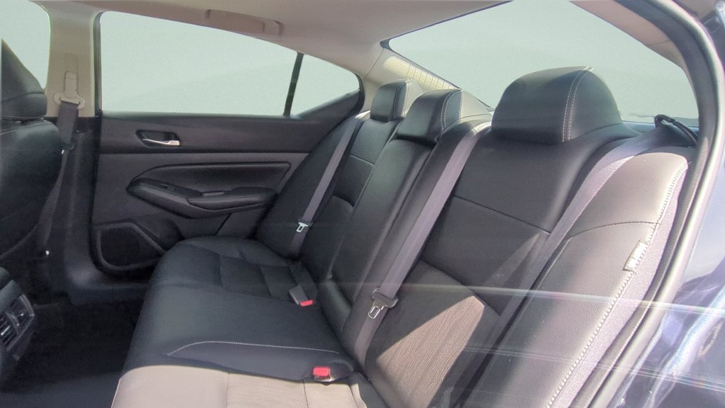 Used 2019 Blue Nissan 2.5 SL image 9