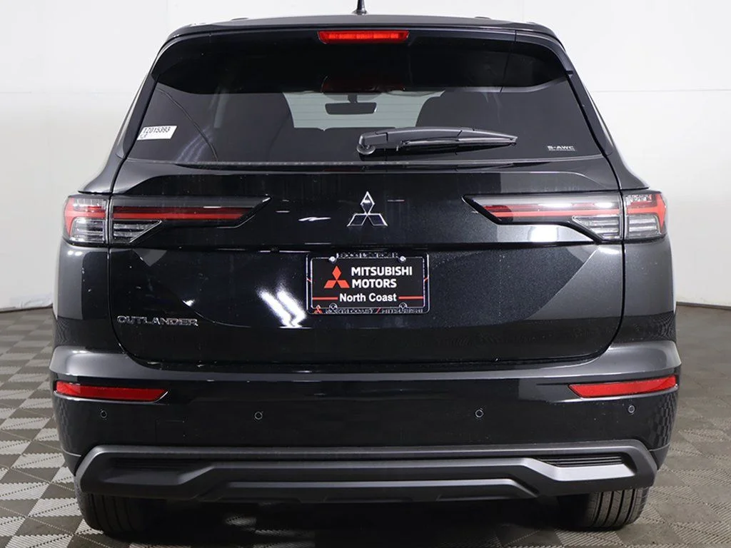 New 2026 Black Mitsubishi ES image 13
