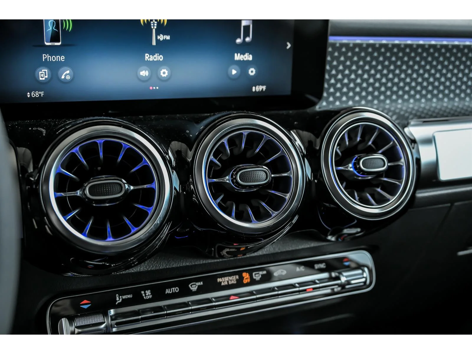 New 2026 Mountain Grey Metallic Mercedes-Benz GLB 250 image 15