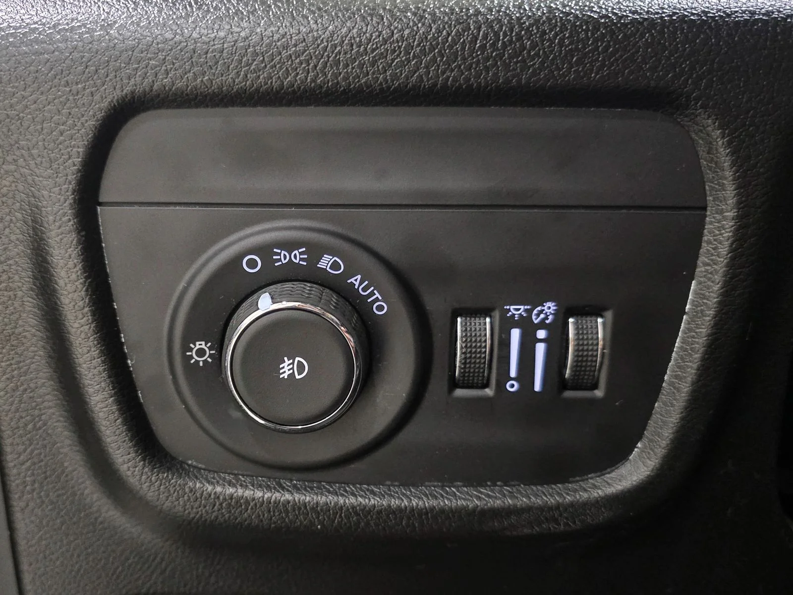 Used 2024 Gray Jeep Limited image 26