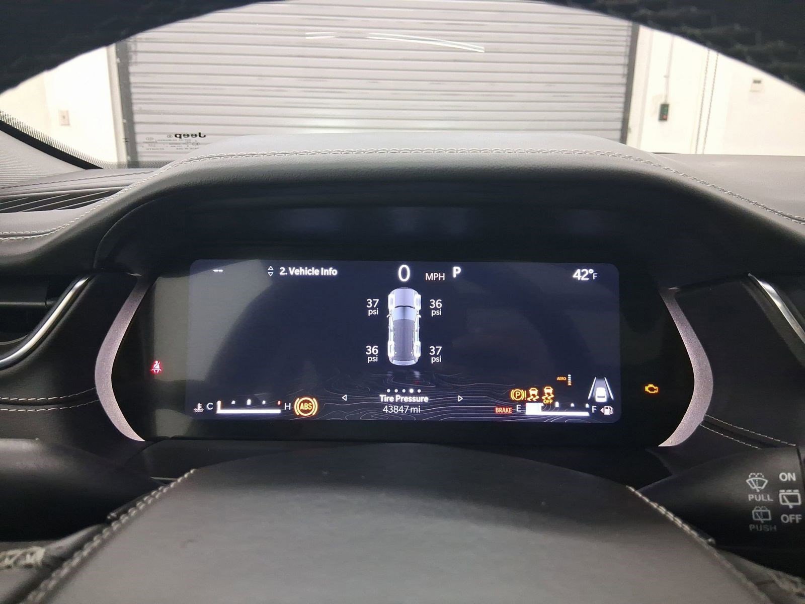 2023 Jeep Grand Cherokee Overland - Photo 18