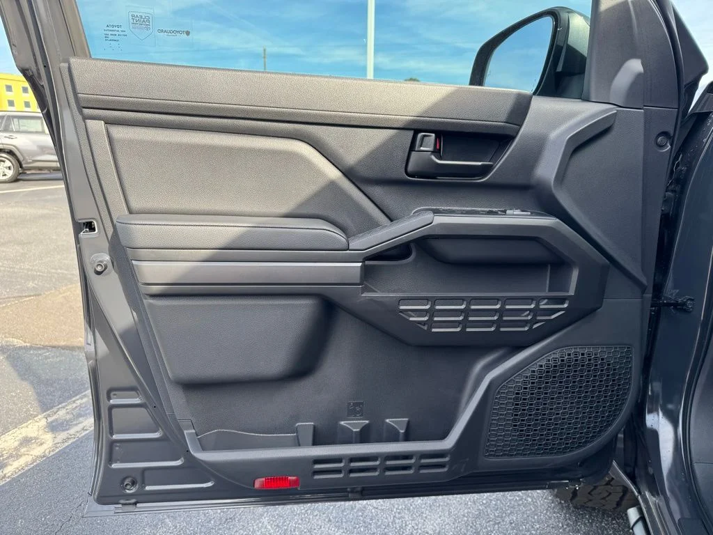 New 2025  Toyota SR5 image 12