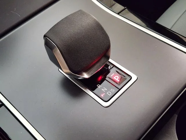 Used 2026 Blue Land Rover S image 19
