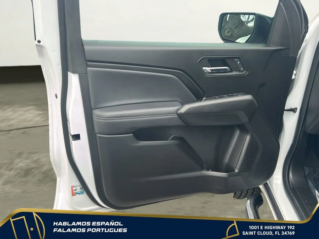 Used 2024 Summit White GMC Elevation image 10