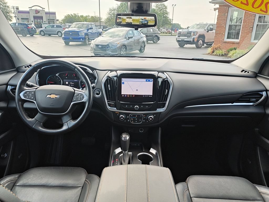 Used 2020 IRIDESCENT PEARL TRICOAT Chevrolet Premier image 15