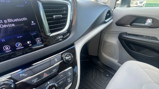 Used 2017 Silver Chrysler Touring image 18
