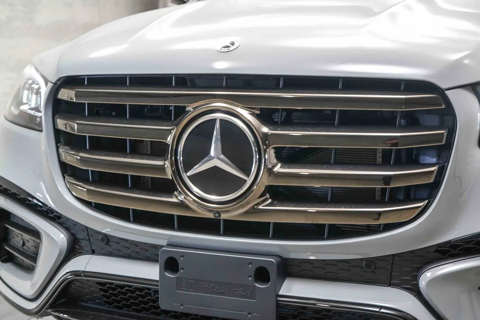 New 2026 MANUFAKTUR Alpine Grey Mercedes-Benz GLS 450 image 47