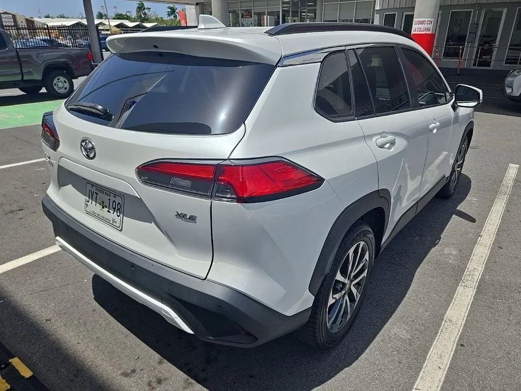 Used 2022 Beige Toyota XLE image 6