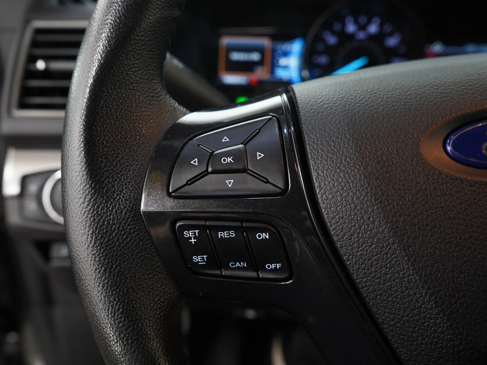 Used 2018 Magnetic Metallic Ford XLT image 28