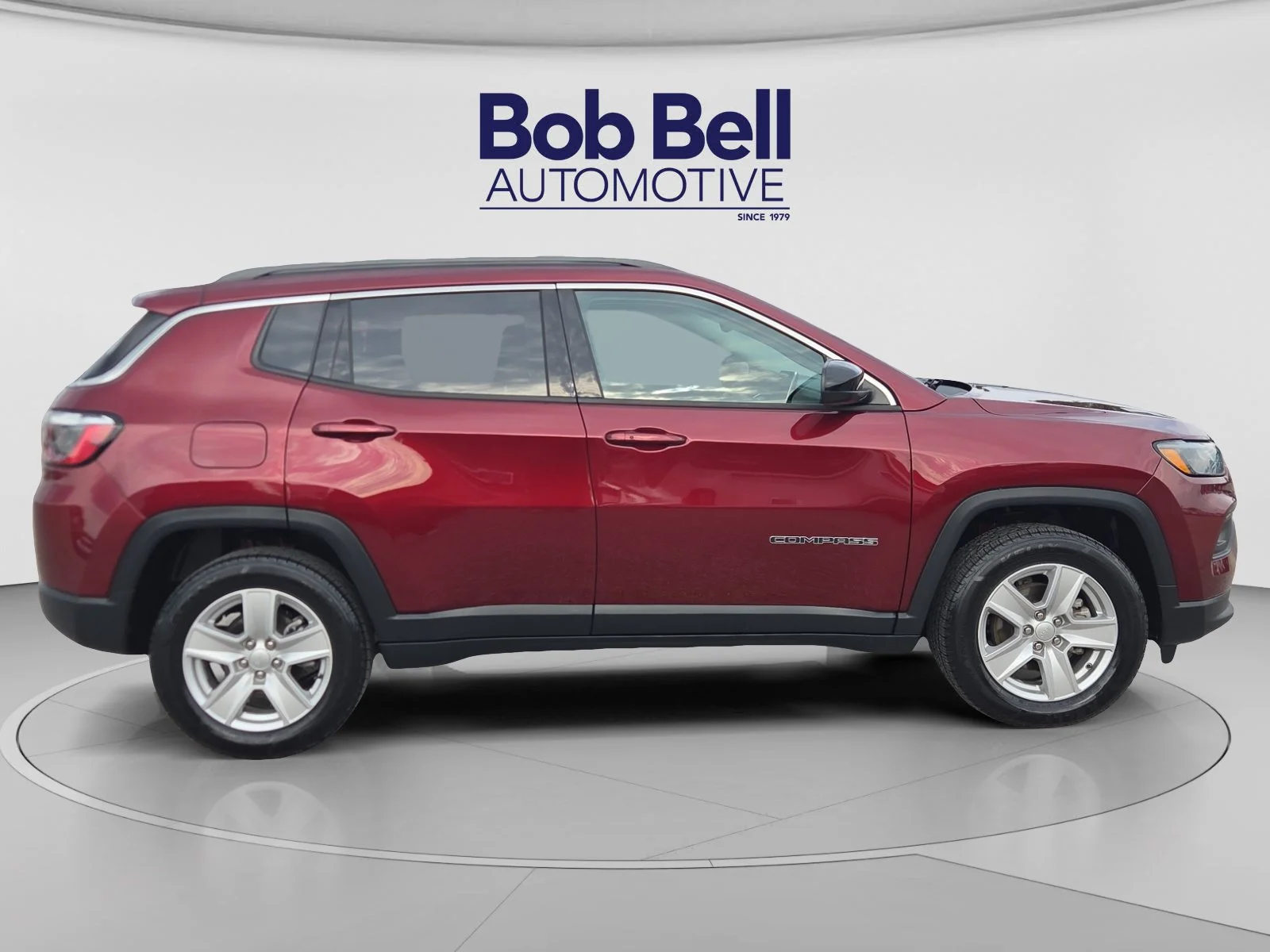 Used 2022 Red Jeep Latitude image 6