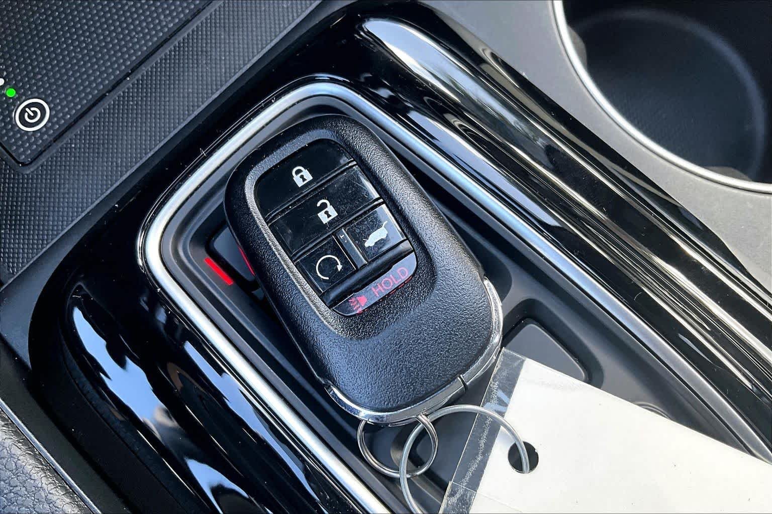 Used 2025 Platinum White Pearl Honda Touring image 15