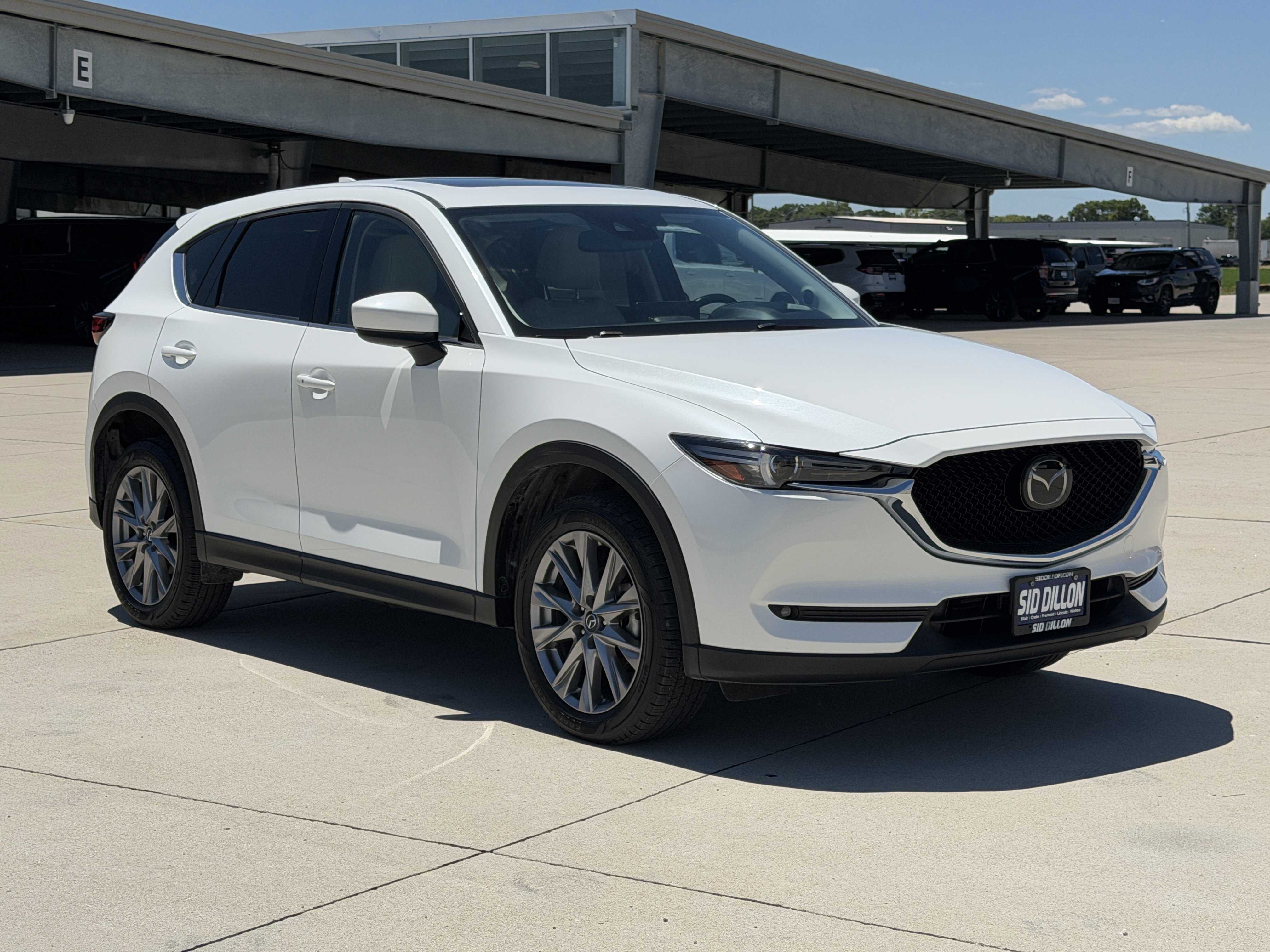 Used 2021 Snowflake White Pearl Mica Mazda Grand Touring image 2