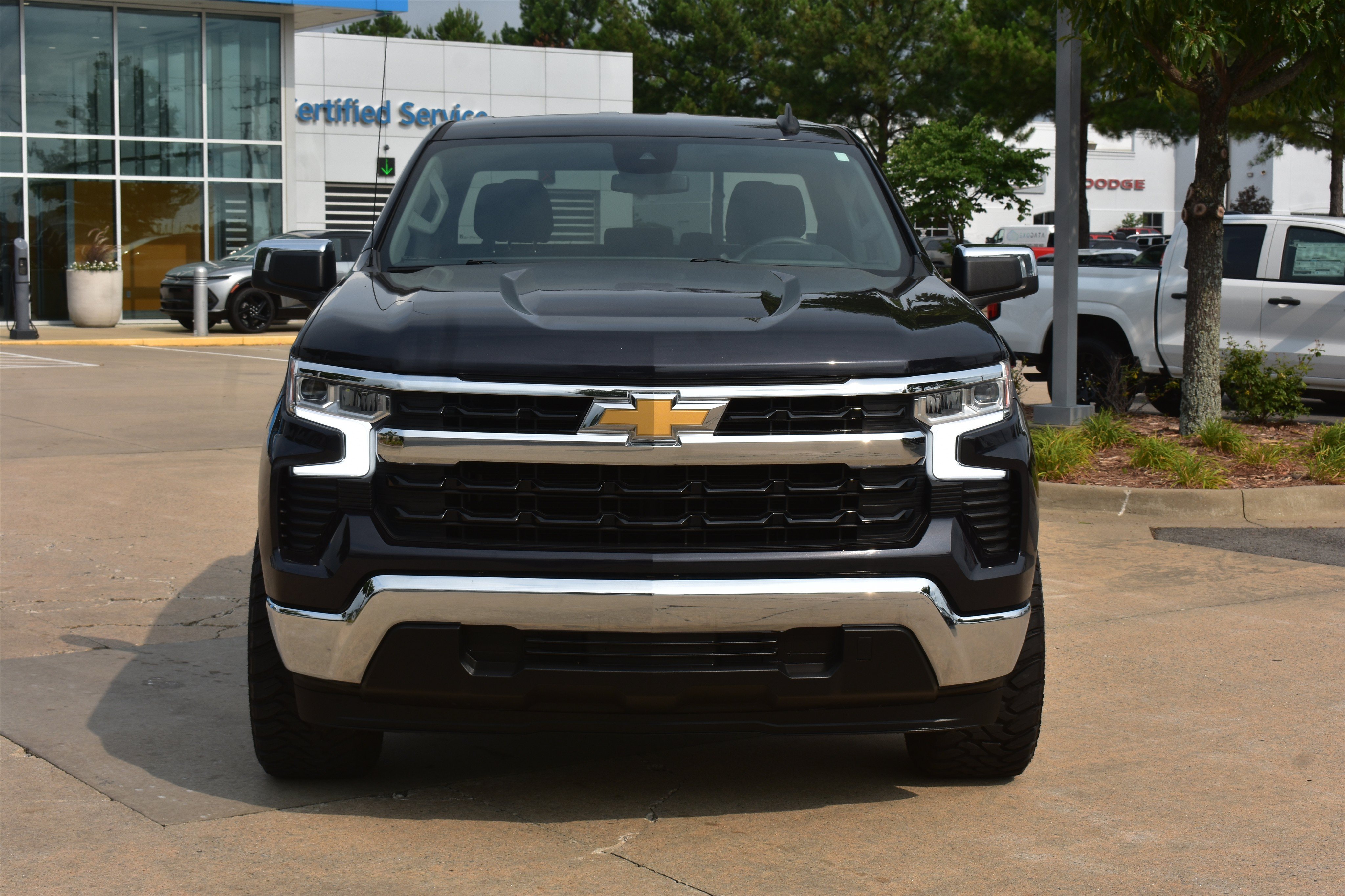 Used 2022 Chevrolet Silverado 1500 LT with VIN 1GCRACED1NZ519577 for sale in Little Rock