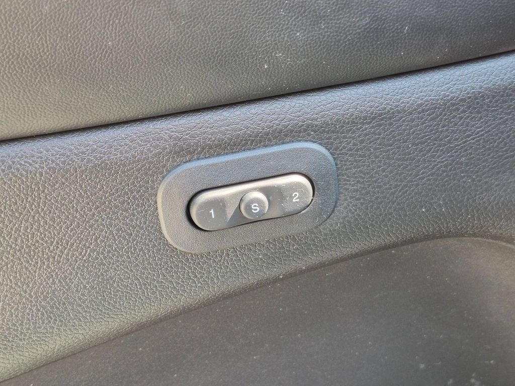 Used 2021 Gray Jeep Limited image 13