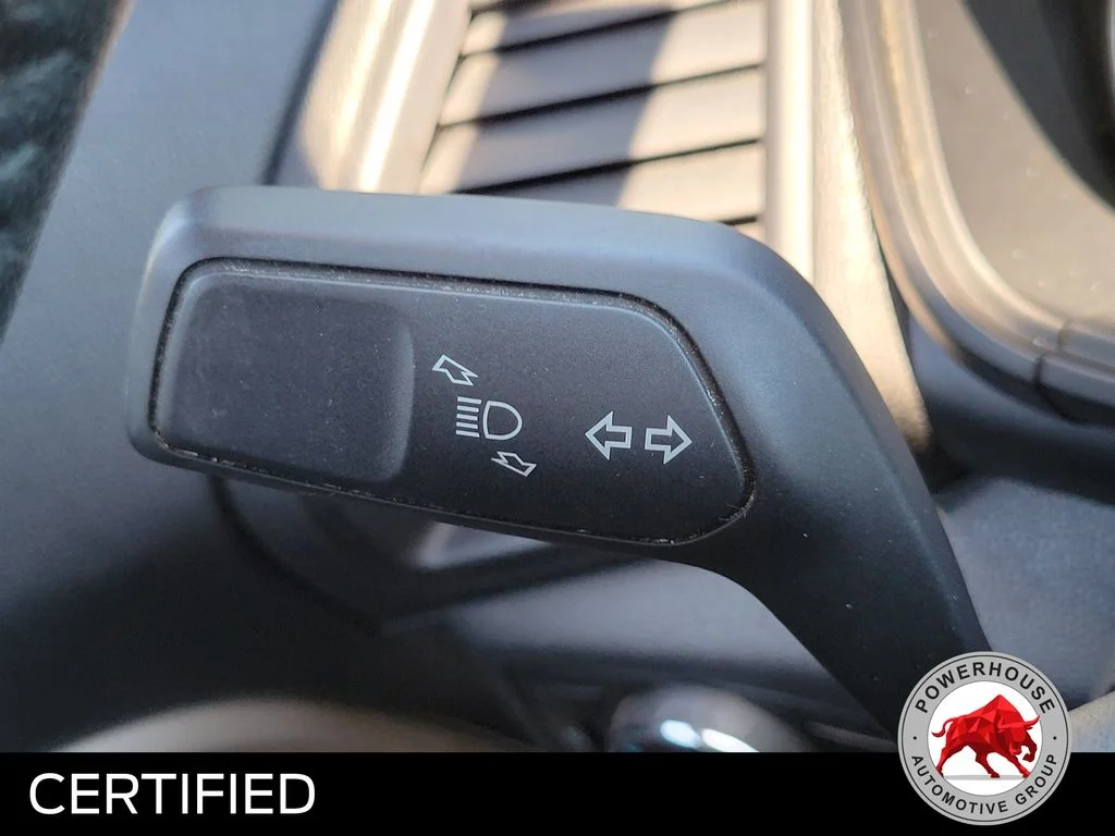 Used 2018 Red Ford SE image 33