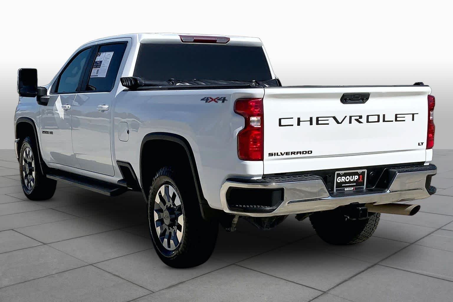 Used 2024 Summit White Chevrolet LT image 12
