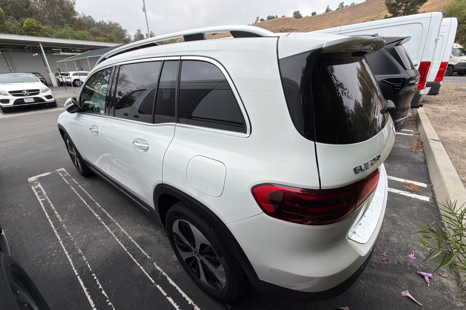 Certified Used 2025 White Mercedes-Benz GLB 250 image 10